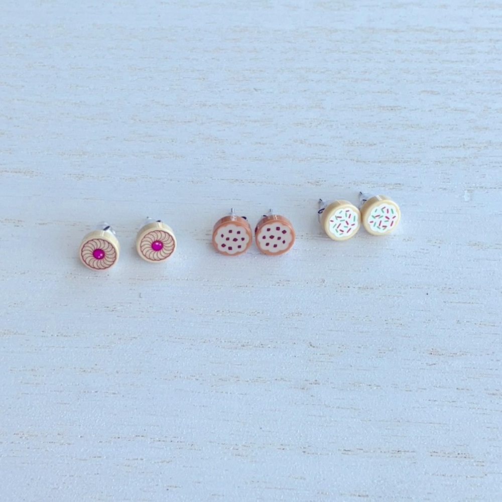 New Set 3 of auth LEGO cookie earrings 🍪 YUM!